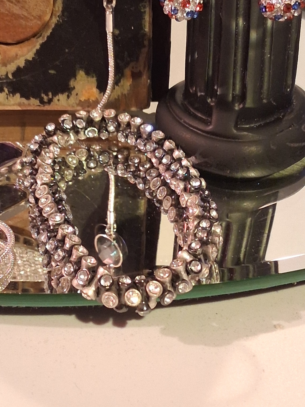 Vintage costume jewelry collection a NineWest silver-tone necklace and Bracelets - Picture 8 of 9